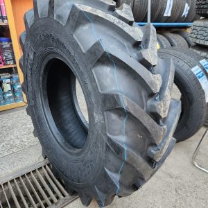 340/80R18 (12.5/80R18) Roadhiker Industrial Tyre from China