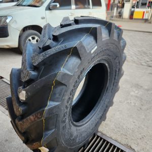 340/80R18 (12.5/80R18) Roadhiker Industrial Tyre from China