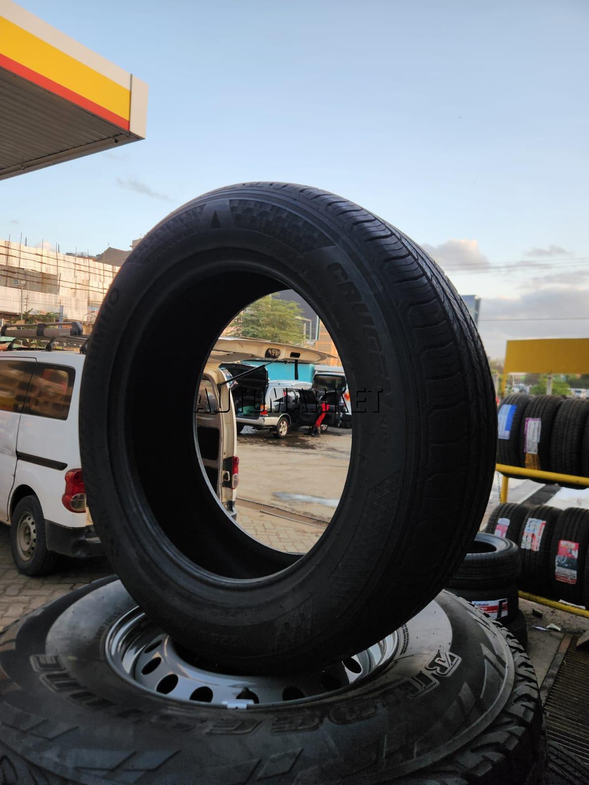 225/60R18 Kumho Tyre