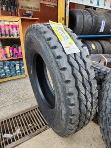 11R22.5 JK Jetway JUC tubeless radial truck tyre for commercial transport in Kenya