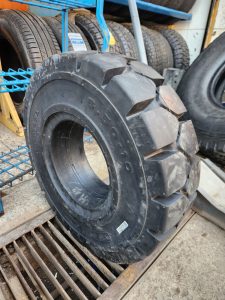6.50-10 Armour Solid Standard forklift tyre manufactured in China for heavy-duty industrial and warehouse applications in Kenya.
