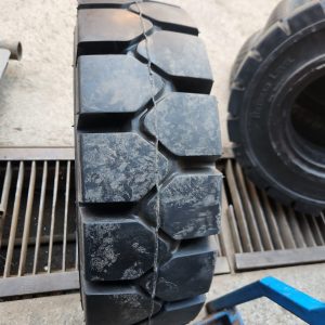6.50-10 Armour Solid Standard Forklift Tyre – China