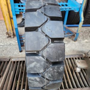 6.50-10 Armour Solid Standard Forklift Tyre – China