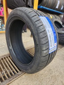 225/45ZR17 Goddard Transforce 300 XL 94W passenger car radial tyre manufactured in China for high-performance driving applications in Kenya.