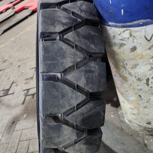 9.00-20 SOLO Forklift Solid Standard Tyre