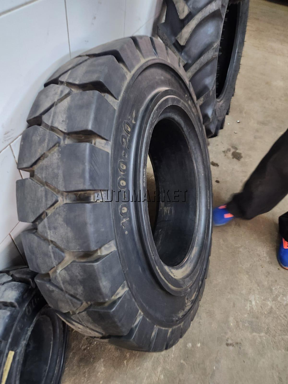 10.00-20 SOLO Solid Standard Forklift Tyre – Kenya