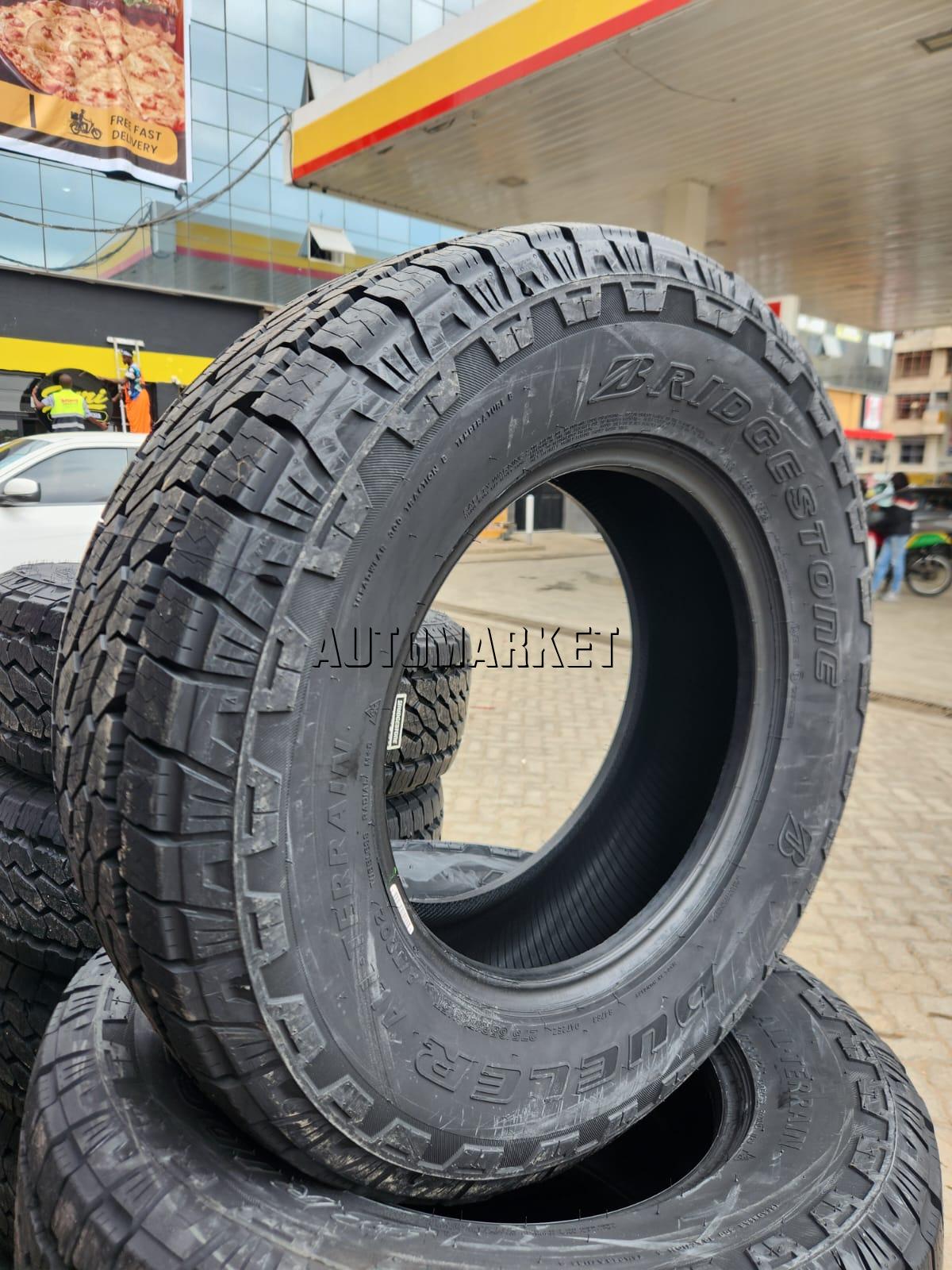 275/65R17 Bridgestone Dueler All-Terrain A/T002 115T