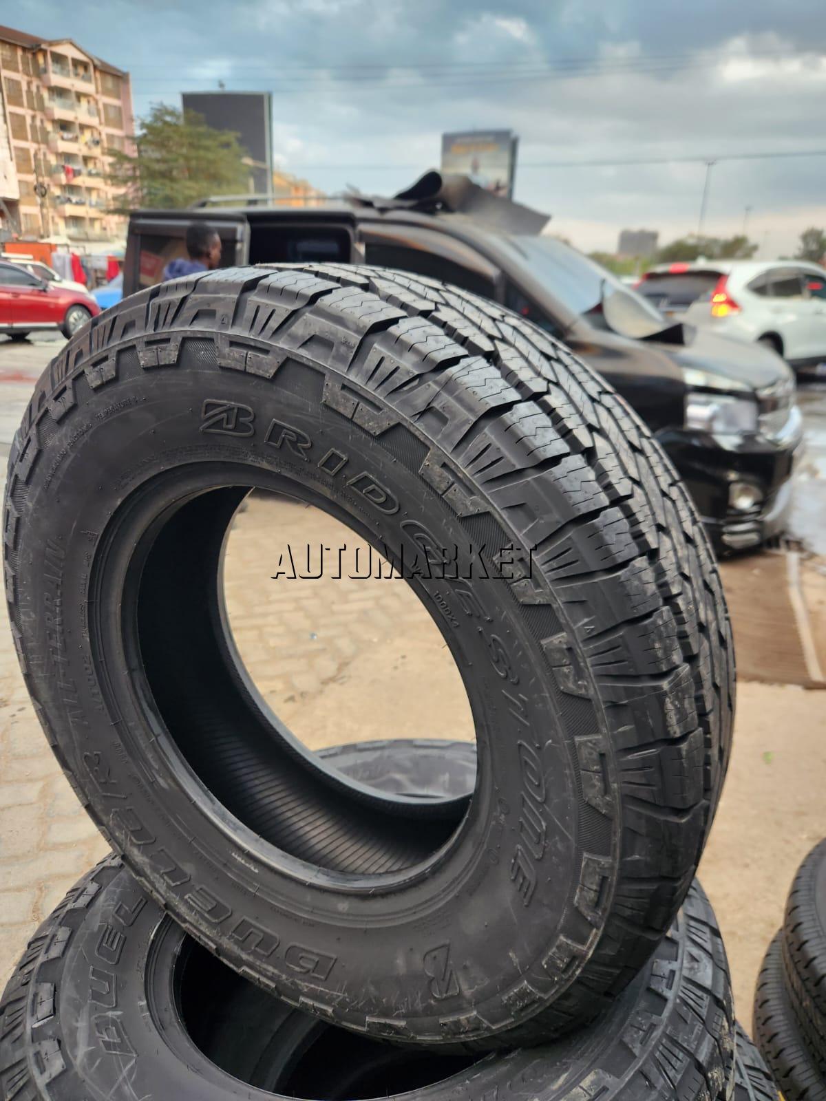 245/70R17 Bridgestone Dueler All-Terrain A/T002 111T XL
