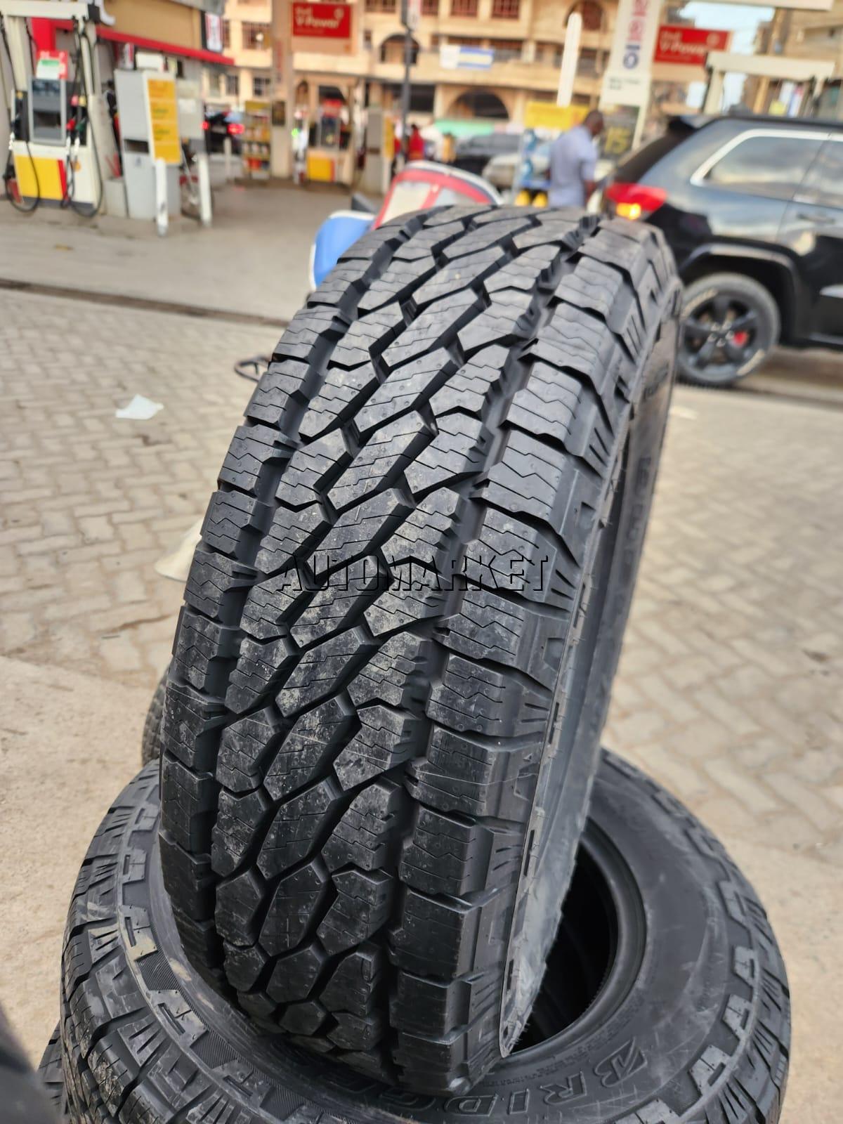 245/70R17 Bridgestone Dueler All-Terrain A/T002 111T XL