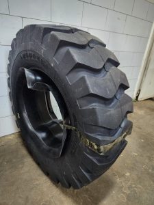 15.5-25 Honour 20PR OTR tyre for wheel loaders, graders, mining, quarry, and construction equipment in Kenya.