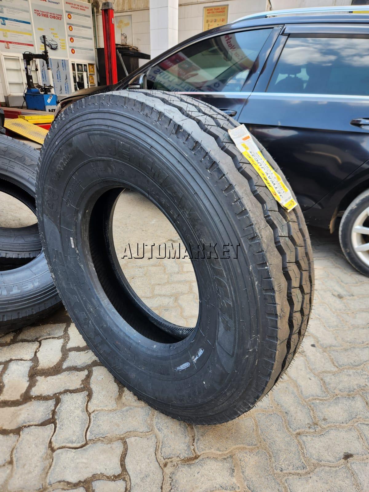 12R22.5 JK Truck Tyre from India