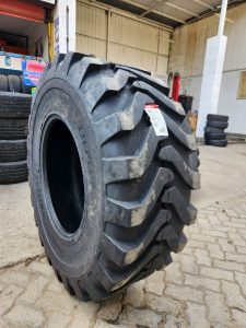 18.4-26 (480/80-26) Alliance 321 Plus 12PR industrial R-4 tyre made in India for JCB backhoe loaders and heavy equipment.