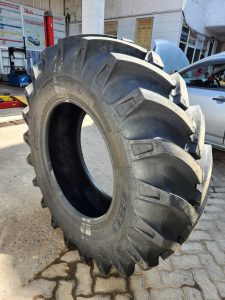 18.4-30 OZKA 16PR heavy duty agricultural tractor tyre made in Turkey for tractors and commercial farming.
