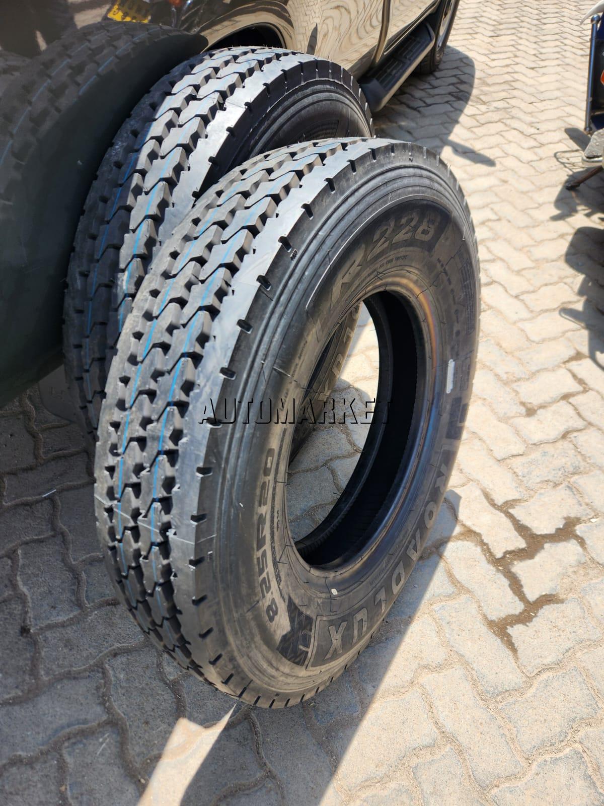 8.25R20 Rodlux Heavy Duty Truck Tyre – Made in China