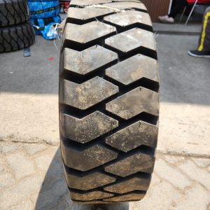 Bridgestone 300-15 18PR JL Solid Lug Forklift Tyre (Tubetype) – Made in Indonesia