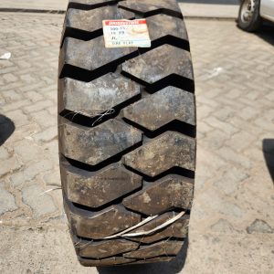 Bridgestone 300-15 18PR JL Solid Lug Forklift Tyre (Tubetype) – Made in Indonesia