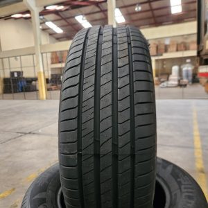 215/65R16 Pulmox Sharkon 400