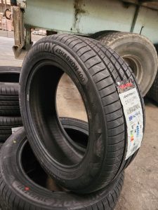 215/55ZR17 Pulmox Sharkon 400 tyre from Morocco
