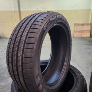225/45ZR17 Pulmox Sharkon 400