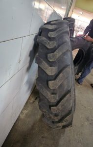 13.00-24 Honour G2 16PR heavy-duty grader tyre from China