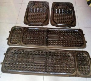 Clear textured floor mats for 7-seater vehicle interior