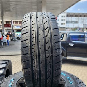 245/45ZR18 100W XL Goddard Transforce 300 Tyre – Made in China