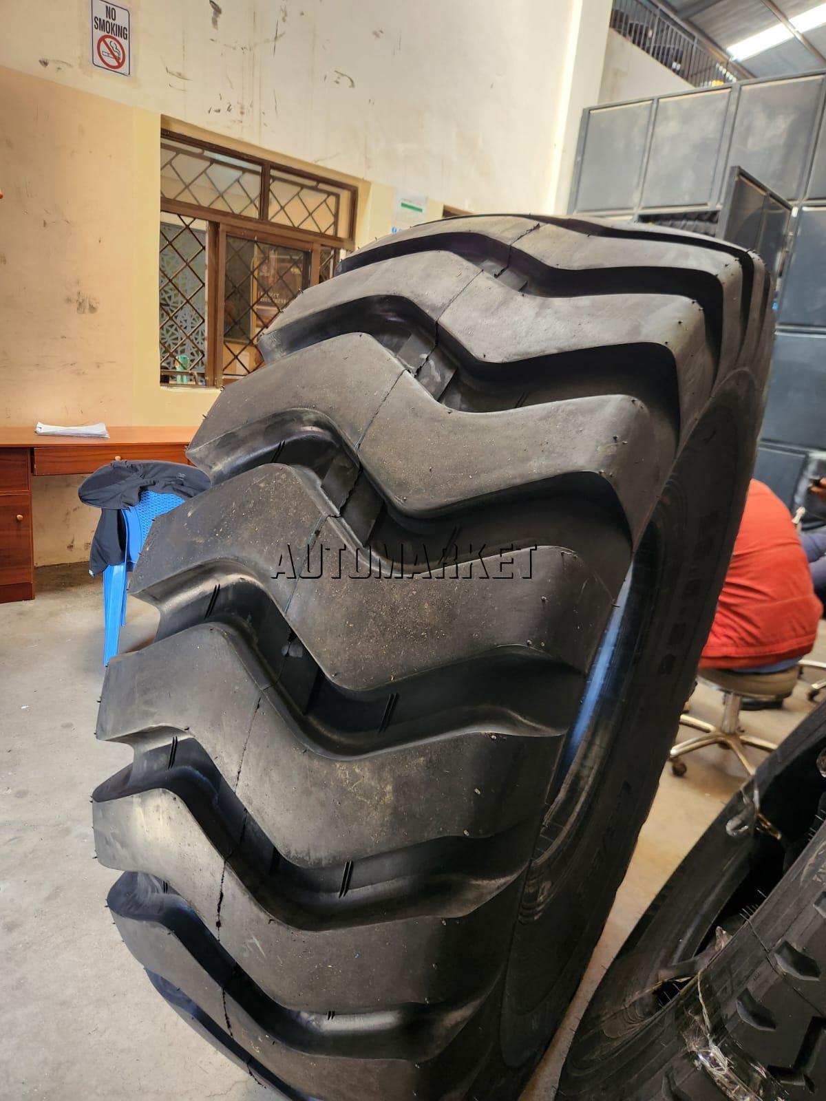 23.5-25 Roadhiker W-1 E3/L3 24PR OTR Tyre – Made in China