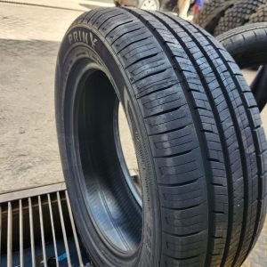 225/55R17 Prinx HiRace HZ2 97W High-Performance Tyre – Made in Thailand