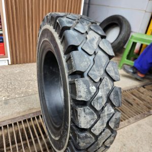7.00-15 Achiever Plus Standard Solid Forklift Tyre – Made in Sri Lanka
