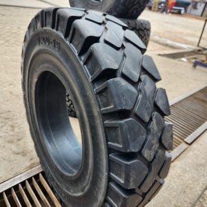 7.00-15 Achiever Plus Standard Solid Forklift Tyre – Made in Sri Lanka