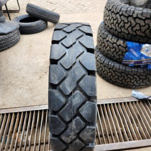 7.00-15 Achiever Plus Standard Solid Forklift Tyre – Made in Sri Lanka