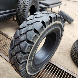 7.00-15 Achiever Plus Standard Solid Forklift Tyre – Made in Sri Lanka