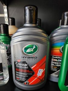 Turtle Wax Hybrid Solutions Ceramic Polish and Wax 500ml for paint correction and protection
