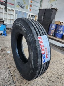 9.5R17.5 Kapsen HS206 18PR 143/141M commercial truck tyre