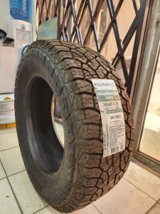 265/60R18 Kumho Road Venture AT52 110T all-terrain tyre made in China