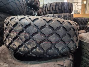 23.1-26 VROTR 20PR heavy-duty industrial tyre with block-style tread pattern, made in China.