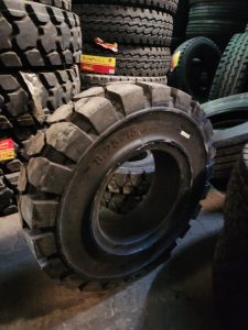 8.25-15 VROTR solid standard forklift tyre with heavy-duty tread, made in China.