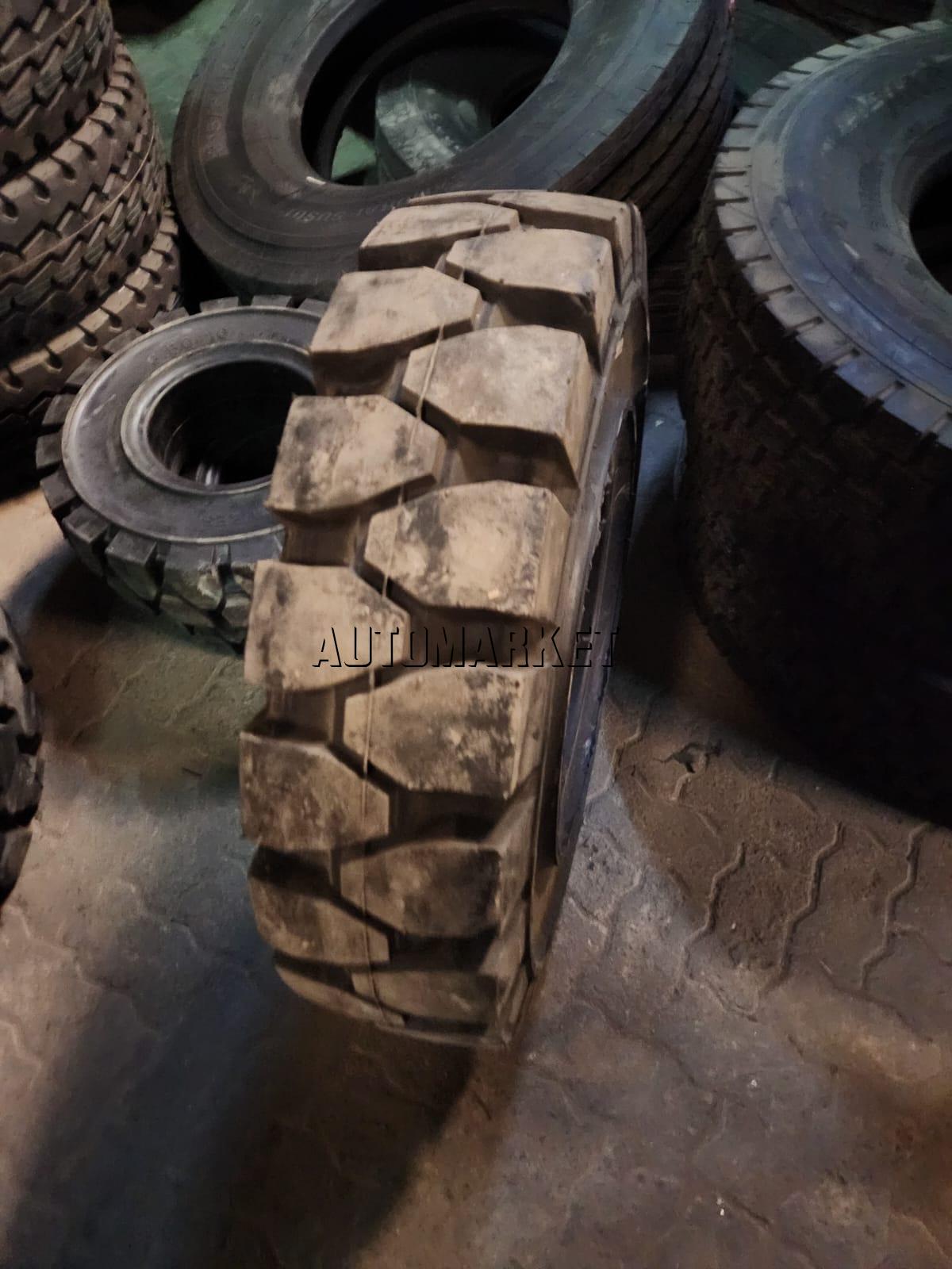8.25-15 VROTR Solid Standard Forklift Tyre – Made in China