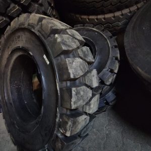 8.25-15 VROTR Solid Standard Forklift Tyre – Made in China