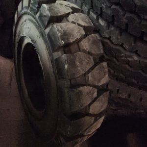 8.25-15 VROTR Solid Standard Forklift Tyre – Made in China