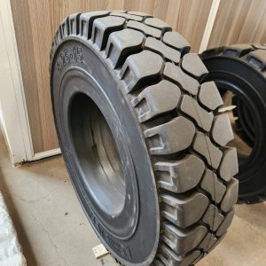 8.25-15 ACHIEVER Solid Standard Industrial Forklift Tyre – Made in Sri Lanka