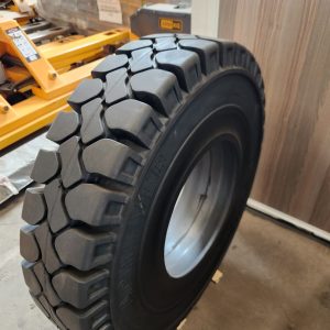 8.25-15 ACHIEVER Solid Standard Industrial Forklift Tyre – Made in Sri Lanka
