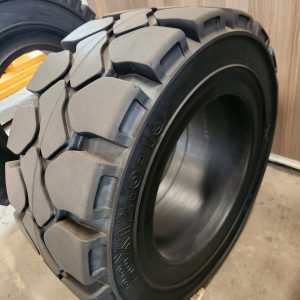28×9-15 ACHIEVER Solid Standard Industrial Forklift Tyre – Made in Sri Lanka