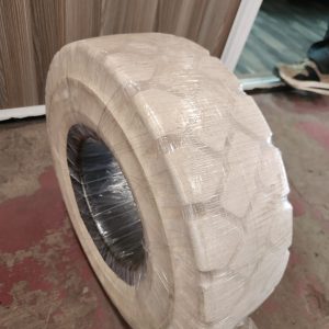 Solid vs Pneumatic Forklift Tyres in Kenya: Which Is Better?