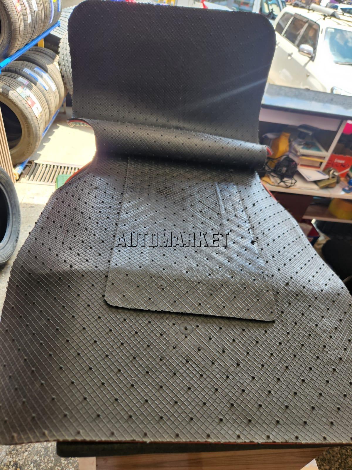 Volkswagen Floor Mats for 5-Seater Vehicles – Black and Red