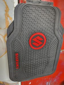 Suzuki black and red car floor mats for 5-seater passenger vehicles