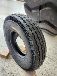 4.00-8 TUK2 Tubetype Tyre with Ribbed Zigzag Tread Pattern