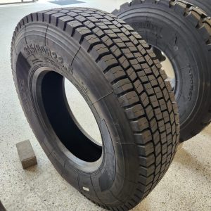 315/80R22.5 Ignite Heavy-Duty Truck Tyre – Block Tread Pattern