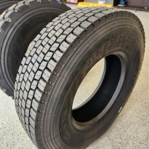 315/80R22.5 Ignite Heavy-Duty Truck Tyre – Block Tread Pattern