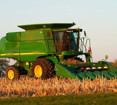 Combine Harvester Tyres: Choosing the Right Tyres for Modern Harvesting Machines